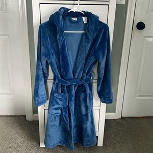 Llbean kid’s 10-12 soft blue robe